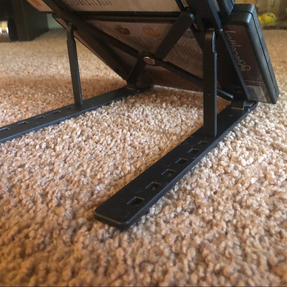 iPad Stand/Bracket - Picture 9 of 10